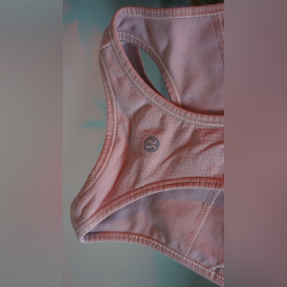 Lululemon Sport Bra Size 2 Color Light Pink - Picture 5 of 9